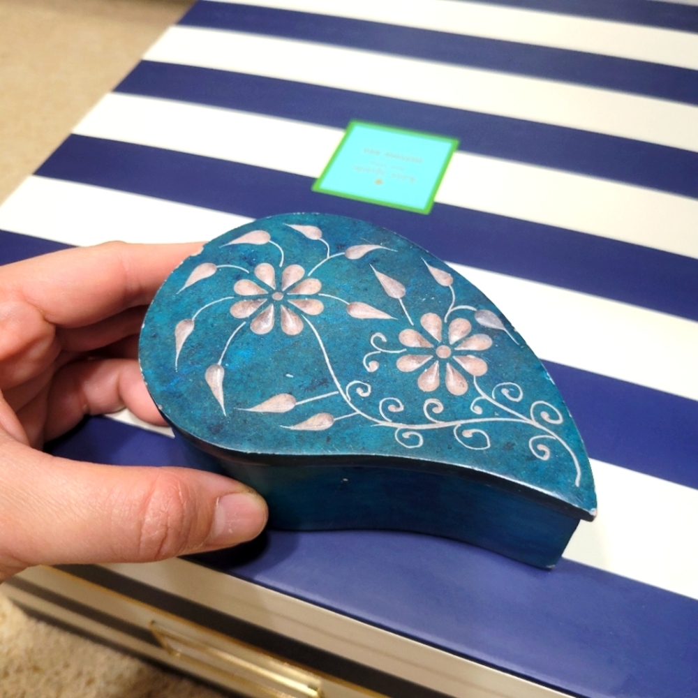Jewelry box